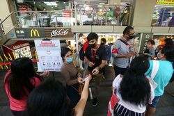 Lucky Plaza (D9), Shop House #455382181